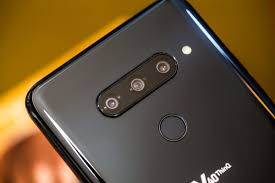 Galaxy S10 shows that triple-rear camera phones are now a thing