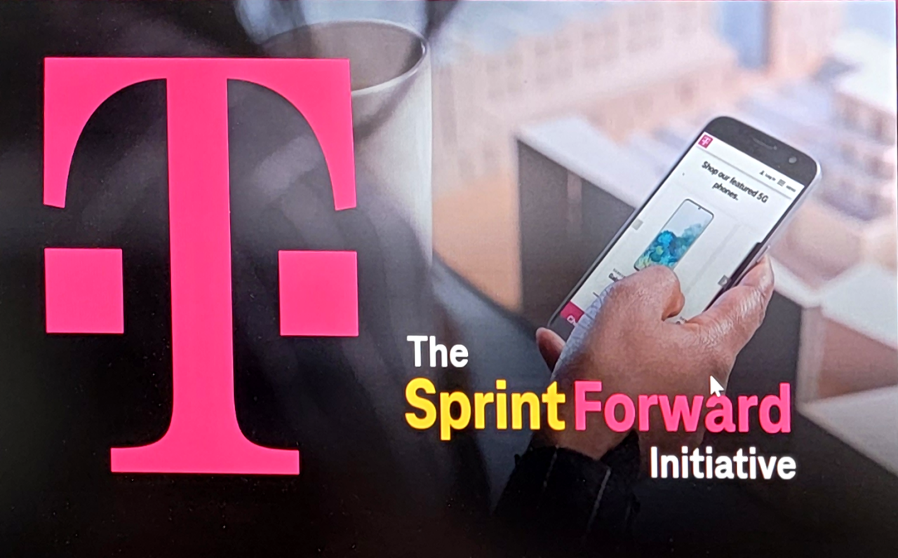 Sprint customers ebb as it awaits lifeline from T-Mobile